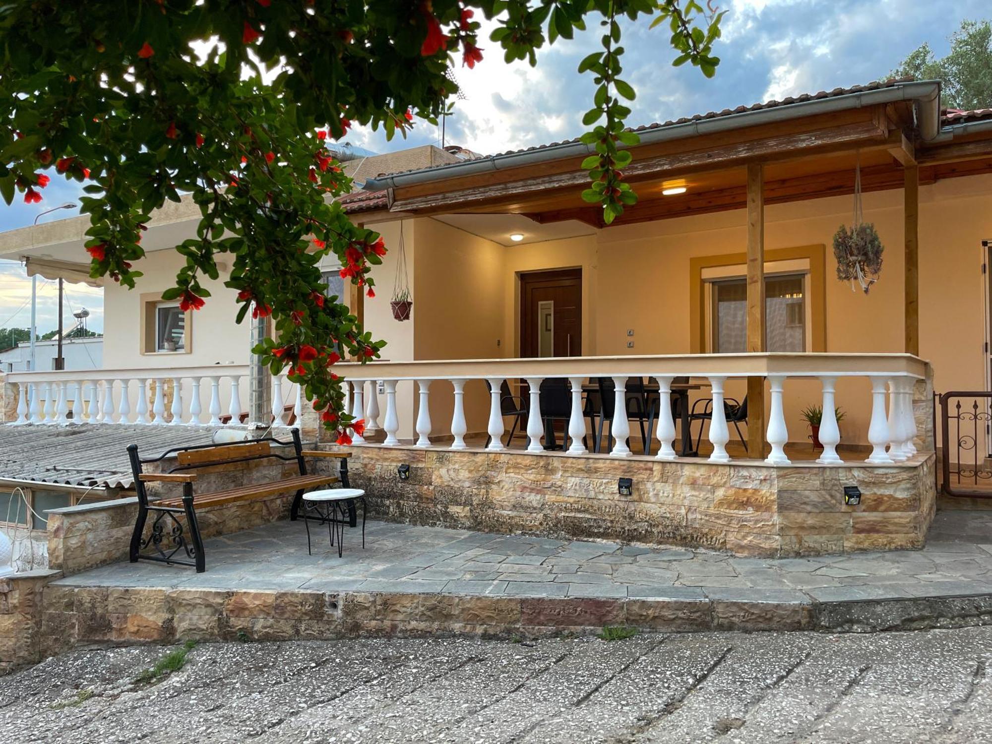 Aristides Guesthouse Krinídhes Exterior foto
