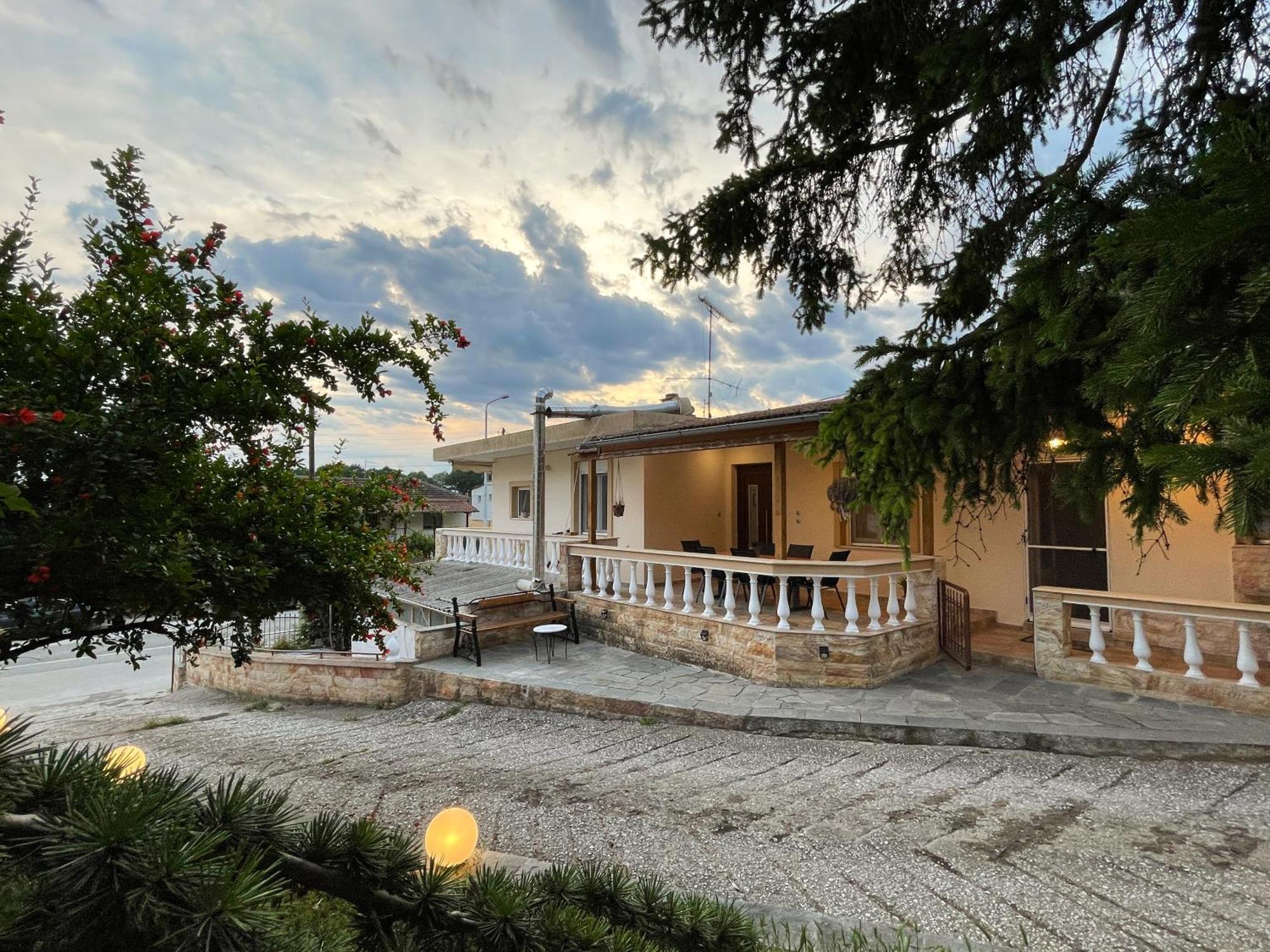 Aristides Guesthouse Krinídhes Exterior foto